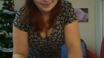 Young Chubby Romanian Girl Gets Naked On Cam