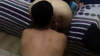 Esini Arkadasiyla Paylasan Comert Koca (Turkish Swingers)