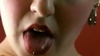 Horny Fat Chubby Masturbating Her Wet Hairy Pussy