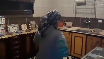 African American Milf Sharmota Gets Down And Dirty