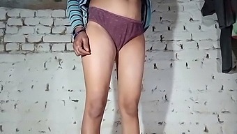 Rati Bhabhi Ne Meri Jhad Ke Bal Kate Or Apni Chut Chudai Clear Hindi Audio Hindi Movie Yourrati