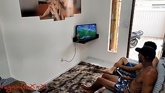 A Parody Video Featuring A Woman Who Craves Anal Sex And Watches One More Game, Only To Have It All Come To A Climax With A Lot Of Anal Sex And A Squirting Finale With Vagninho, Vivi Capetinha, And The Ogro Couple
