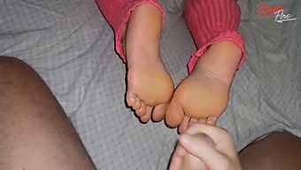 I Gave My Stepbrother A Footjob And Made Him Cum On My Soles