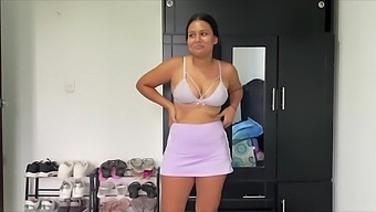 Gros Seins Rebondis Alors Qu'Une Fille De Gym Se Fait Baiser