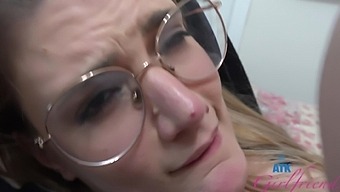 Regardez La Chevauchée Passionnée De Riley Rose En Pov Haute Définition