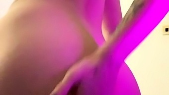 Amatőr Webkamerás Videó Egy Dögös Csajjal, Aki Büszkén Mutogatja A Testét